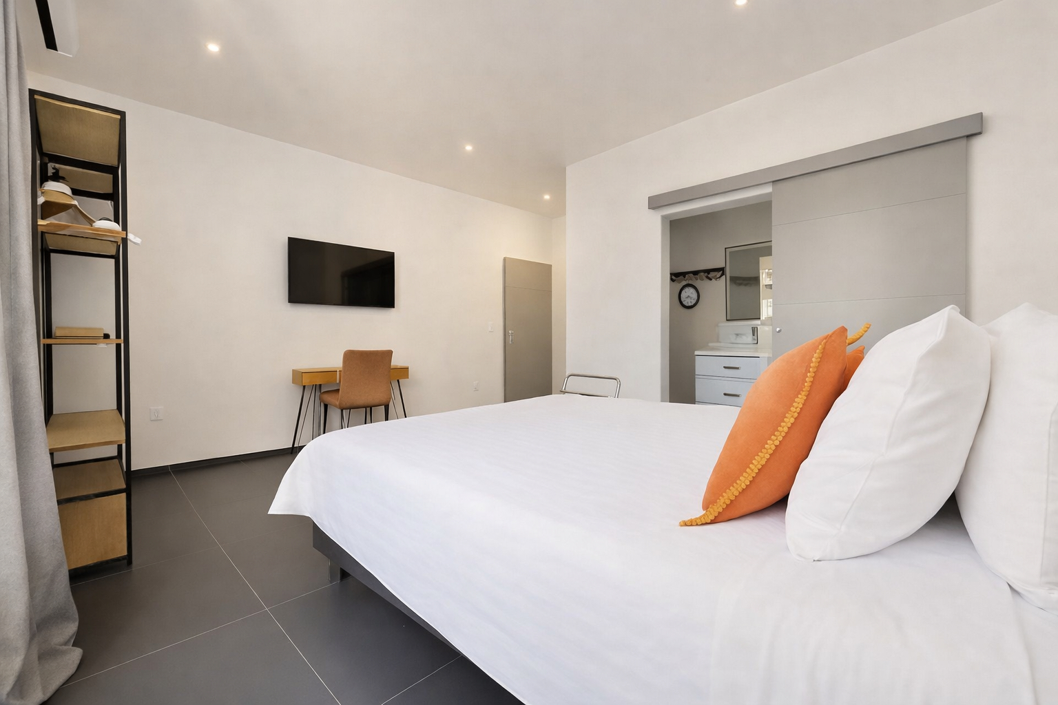 Hôtel La Cigale à La Croix-Valmer au cœur du village